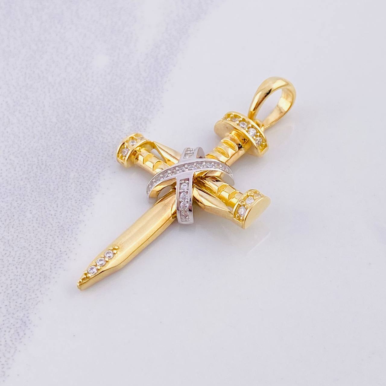 Dije Cruz Clavo Penitencia 4.75g / 4cm Dos Oros Amarillo Blanco 18K