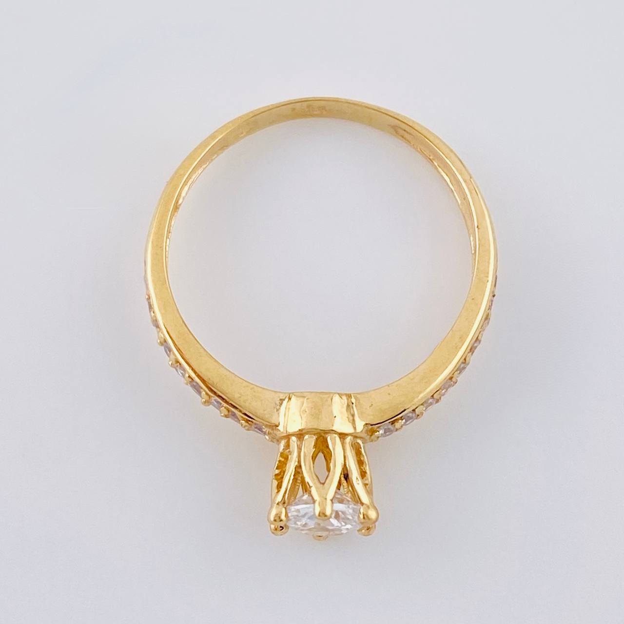 Anillo Solitario Seis Garras 2.6 g / T6 3/4 Oro Amarillo 18K