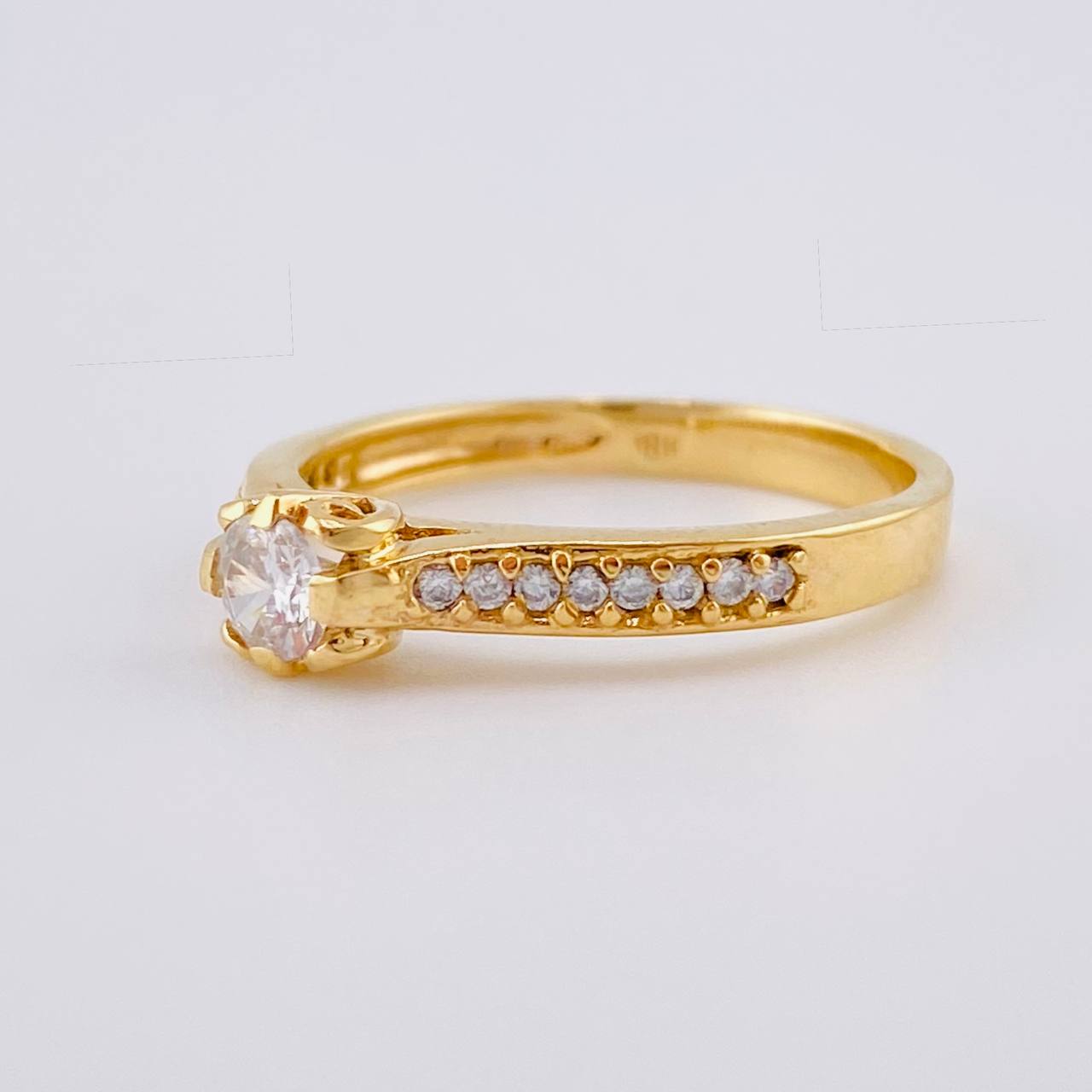 Anillo Solitario Churumbela 2.7 g / T7 Oro Amarillo 18K