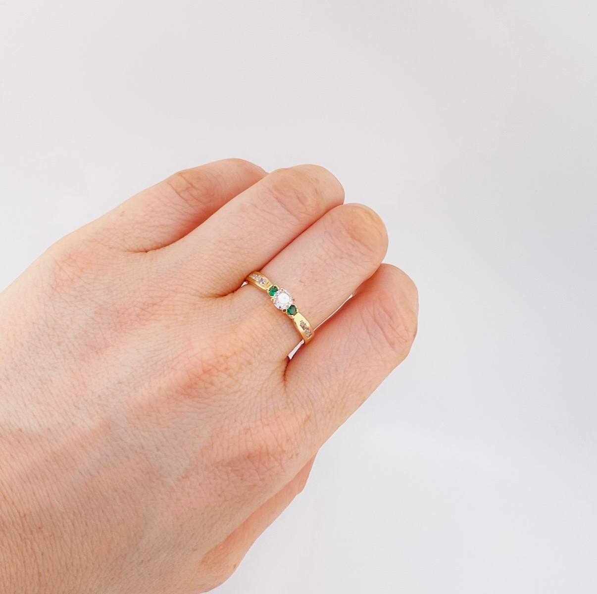 Anillo Solitario Cuatro Garras 3.35 g / T7 1/2 Oro Amarillo 18K