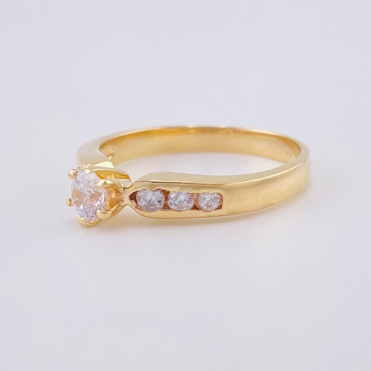 Anillo Solitario Tupido 2.95 g / T6 Oro Amarillo 18K