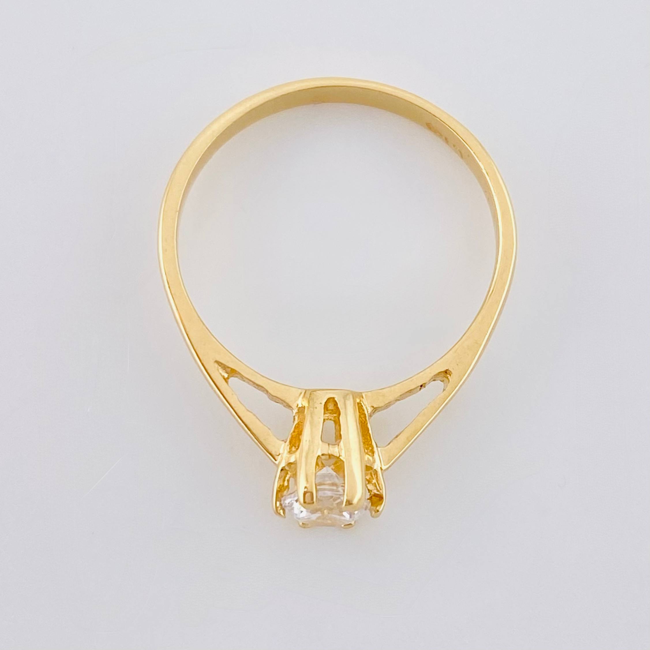 Anillo Solitario Sexta 2.1 g / T6 1/2 Oro Amarillo 18K