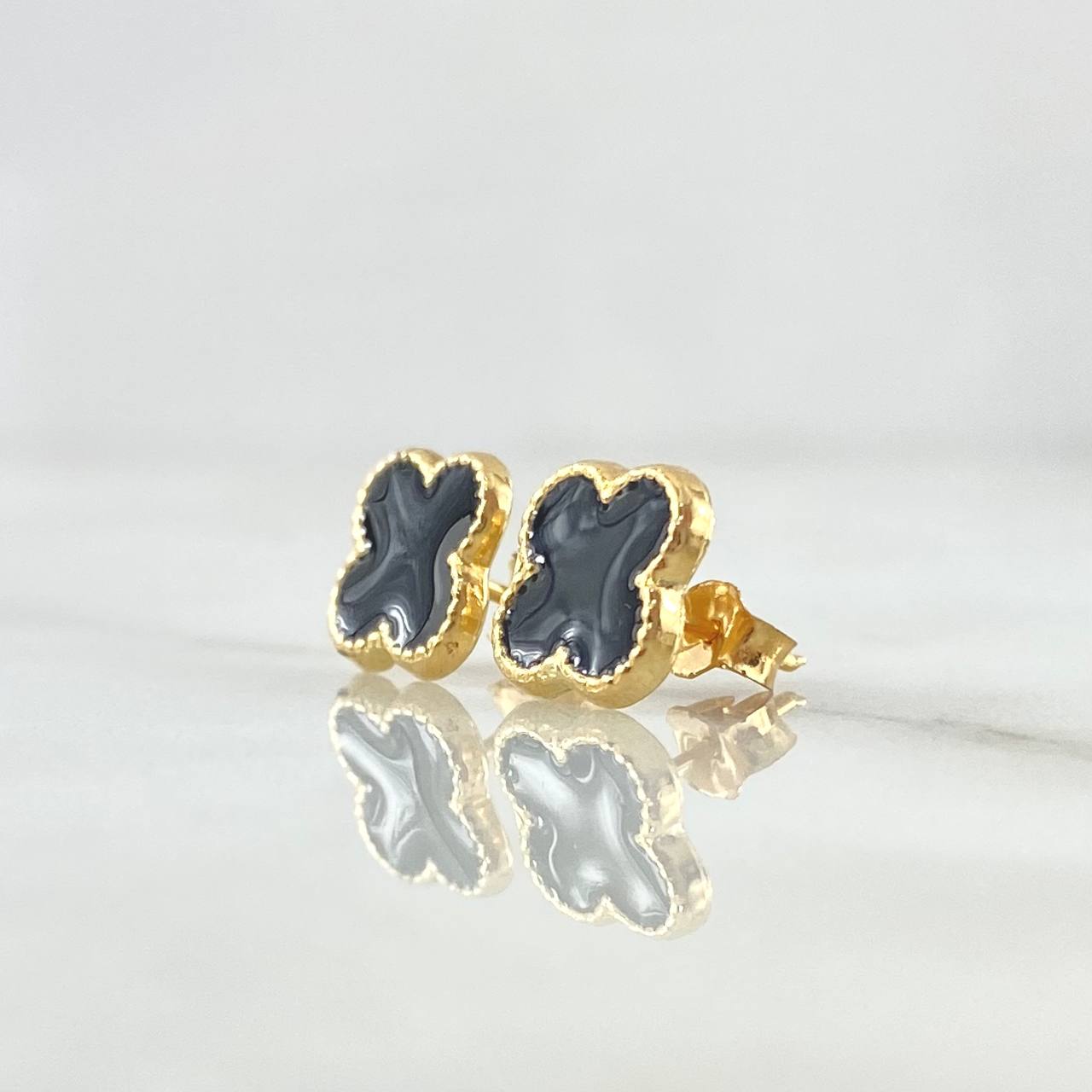 Topos Trébol VCyA 1.3gr / 9mm Resina Negra Broche Mariposa Oro Amarillo 18K ©