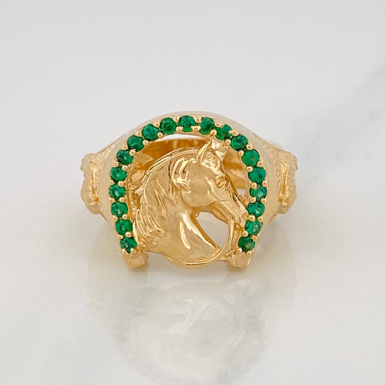 Anillo Herradura Caballo 13.45g / T8 1/2 Oro Amarillo 18K