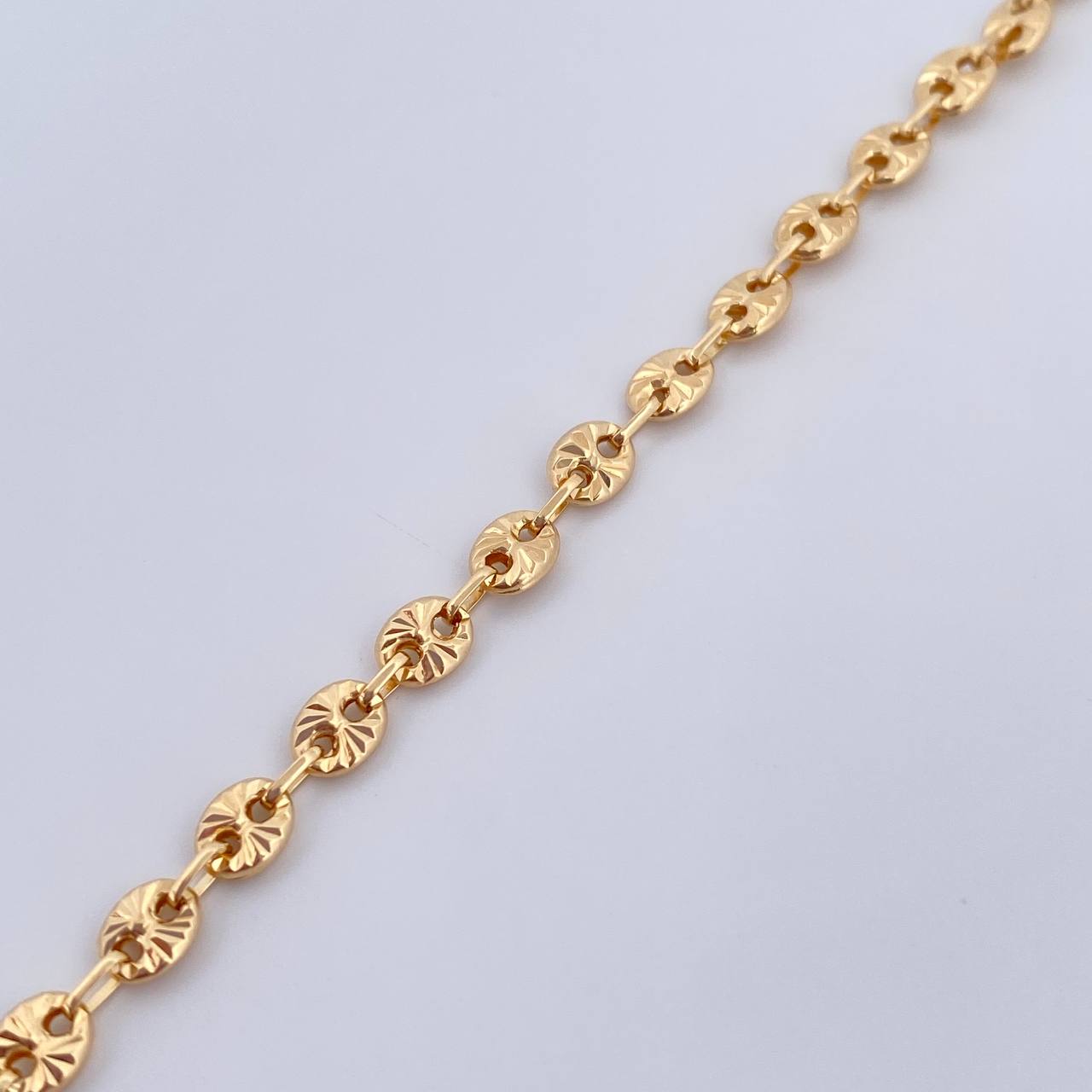 Pulso GC 2.8gr / 16.4cm / 4mm Diamantada Oro Amarillo 18K $