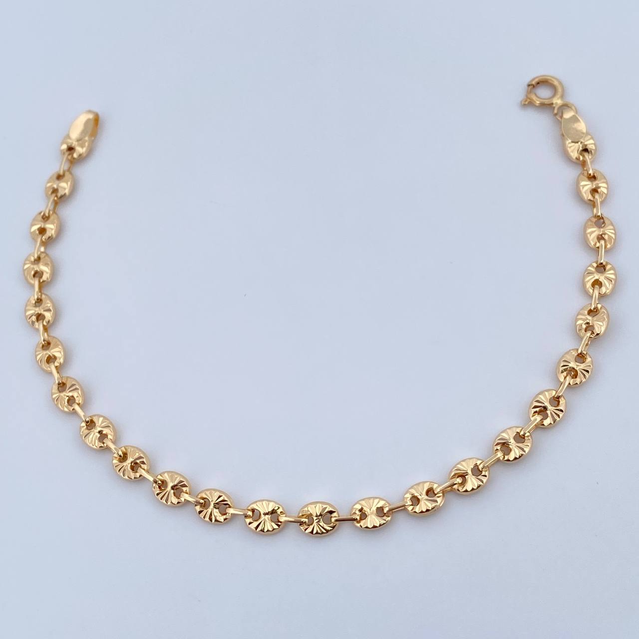 Pulso GC 2.8gr / 16.4cm / 4mm Diamantada Oro Amarillo 18K $