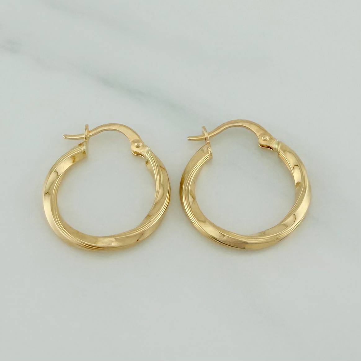 Candongas Mai 1.45gr / 2cm / Rayadas Oro Amarillo $