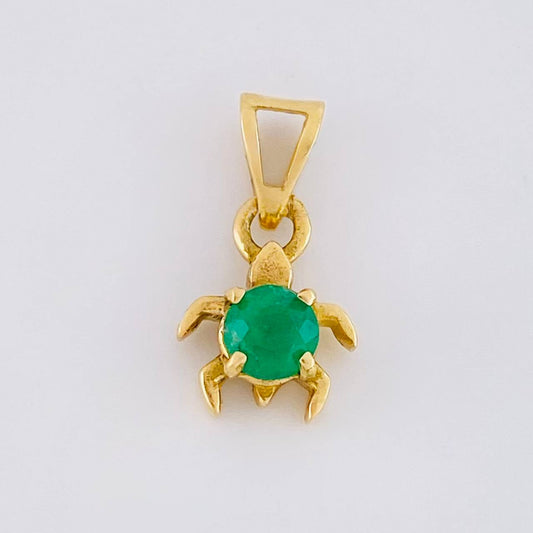 Dije Tortuga 25pts Esmeraldas 0.9gr / 1.4cm / Oro Amarillo 18K