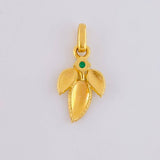 Dije Hoja Triple 1.7gr / 2.3cm / Esmeralda 9pts Oro Amarillo (Joya)