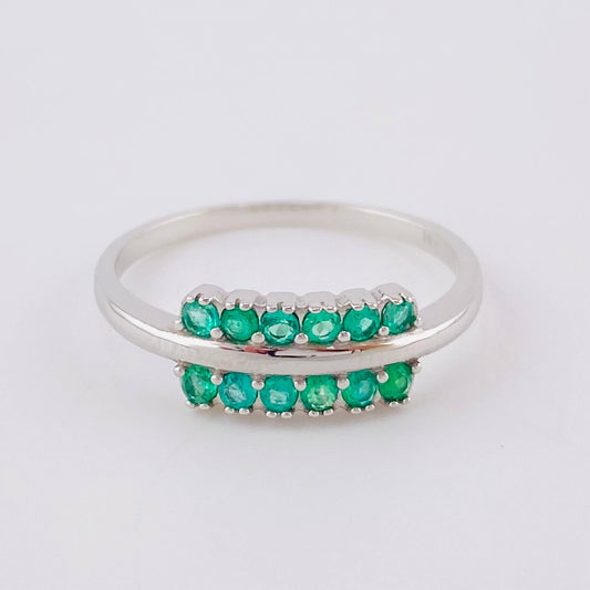 Anillo Rama Linea Doble 2.5gr / T7 1/2 / Esmeraldas 37pts Oro Blanco 18K (Joya)