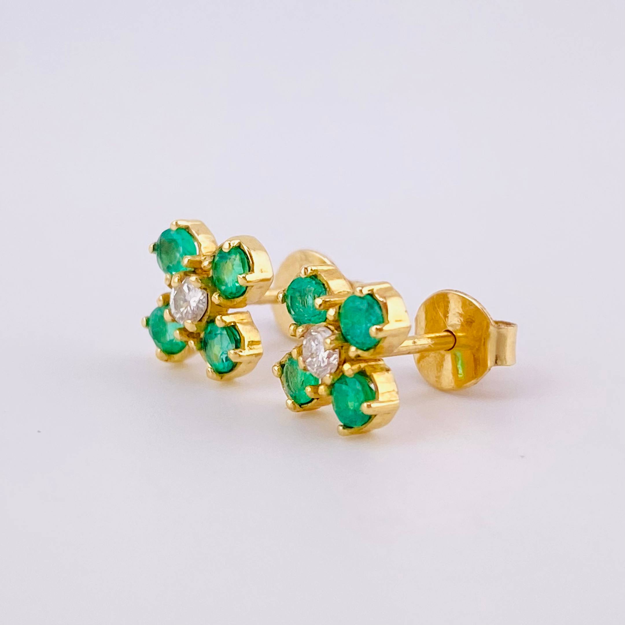 Topos Trebol Cuatro Petalos Esmeralda 80pts Diamantes 20pts 2.05gr / 6mm Oro Amarillo 18K