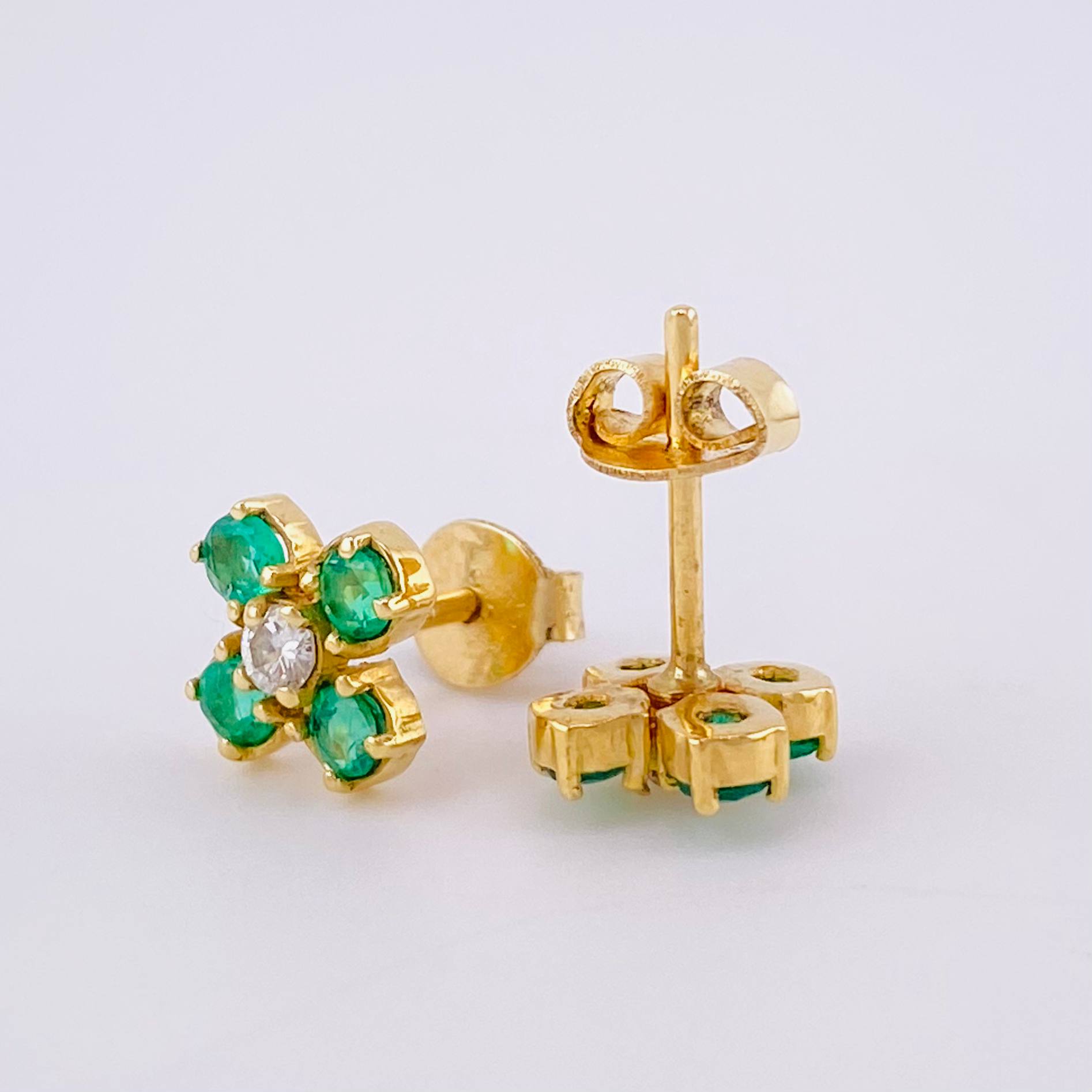 Topos Trebol Cuatro Petalos Esmeralda 80pts Diamantes 20pts 2.05gr / 6mm Oro Amarillo 18K