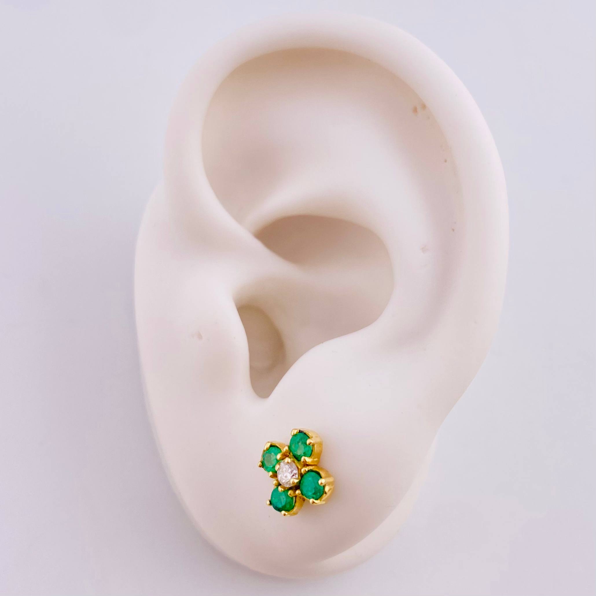 Topos Trebol Cuatro Petalos Esmeralda 80pts Diamantes 20pts 2.05gr / 6mm Oro Amarillo 18K