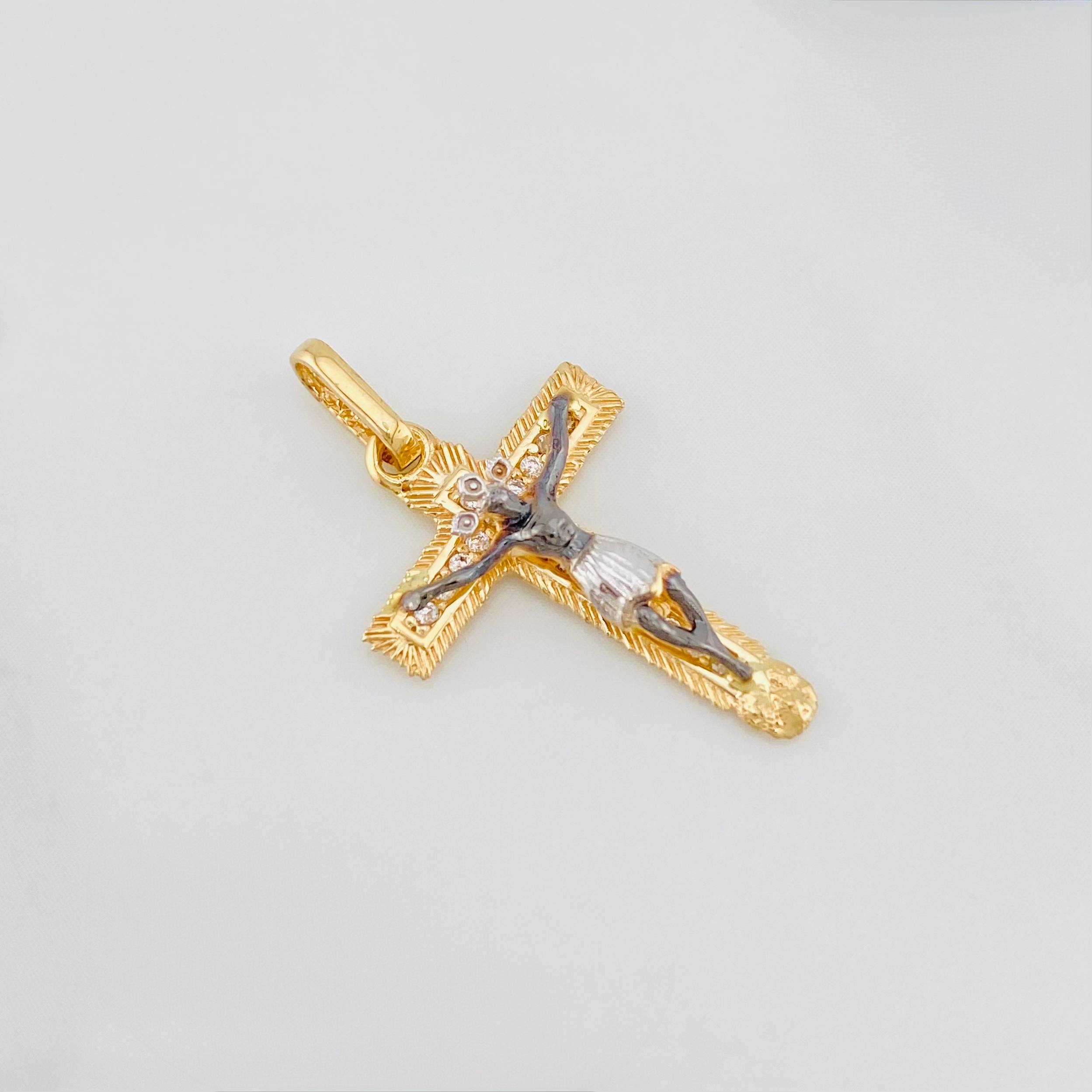 Dije Cruz cristo 1.7g / 2.7cm Tres Oros 18K