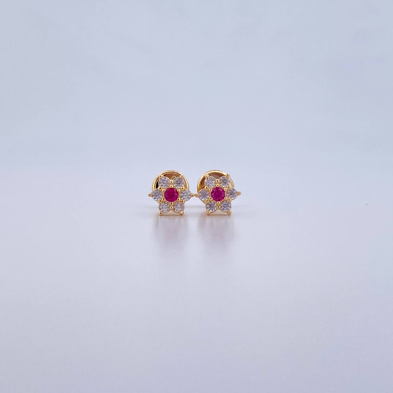 Topos Flor 0.85gr / Circones Fucsia Blancos Oro Amarillo 18K &