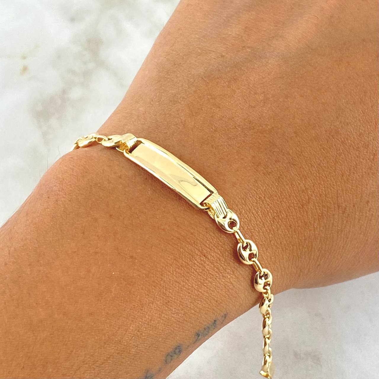 Pulso Bebé GC Placa Rectangular 3.25gr / 17cm / 4.8mm Borde Liso Oro Amarillo 18K *