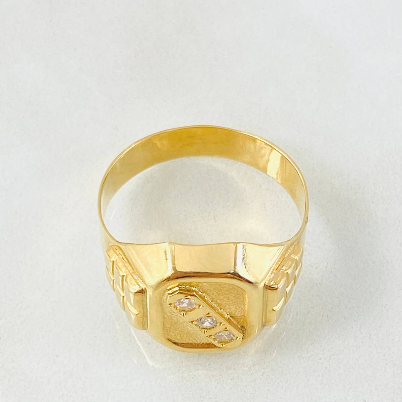 Anillo Sello Trinity 4.5gr / T10 3/4 / Oro Amarillo 18K ©