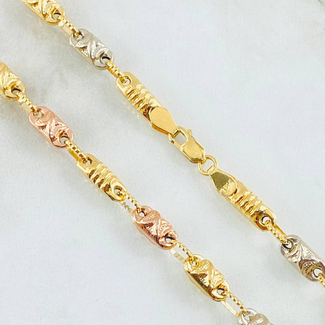 Cadena Rustica 14.5gr / 60cm / Tres Oros 18K ©