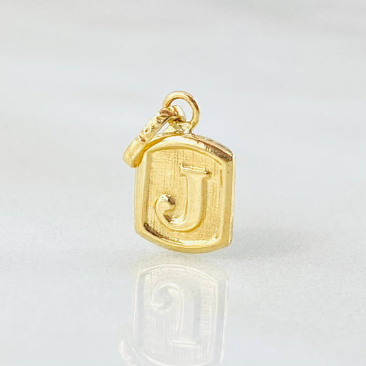 Dije Letra J Marco Texturizado 0.35gr / 1.5cm / Oro Amarillo 18K ©