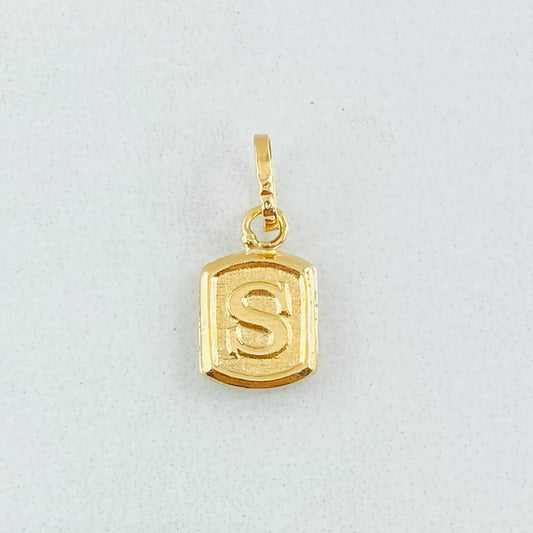 Dije Letra S 0.35gr / 1.5cm / Oro Amarillo 18K