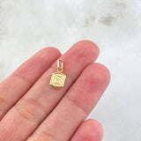 Dije Letra E Marco Texturizado 0.35gr / 1.5cm / Oro Amarillo 18K *