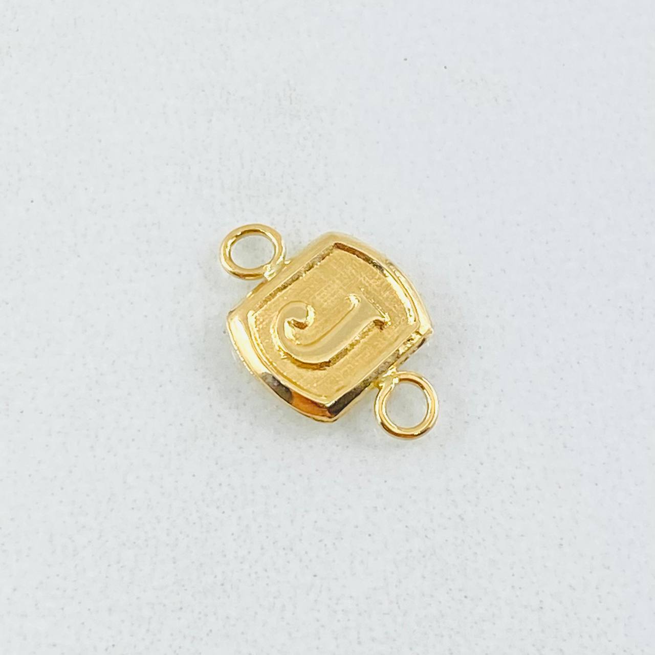 Herraje Letra J 0.3gr / 1.2cm / Oro Amarillo 18K