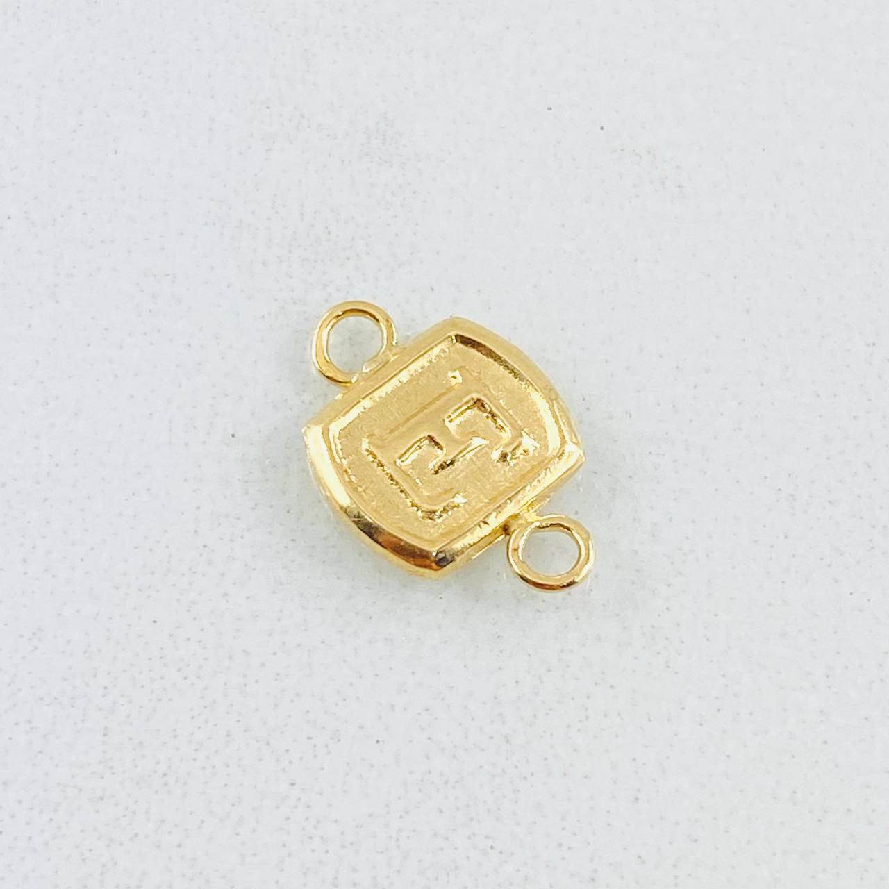 Herraje Letra E 0.3gr / 1.2cm / Oro Amarillo 18K *