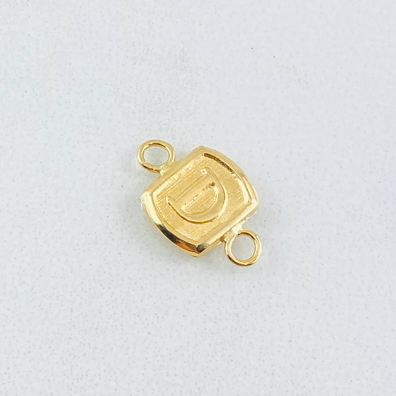 Herraje Letra D 0.3gr / 1.2cm / Oro Amarillo 18K