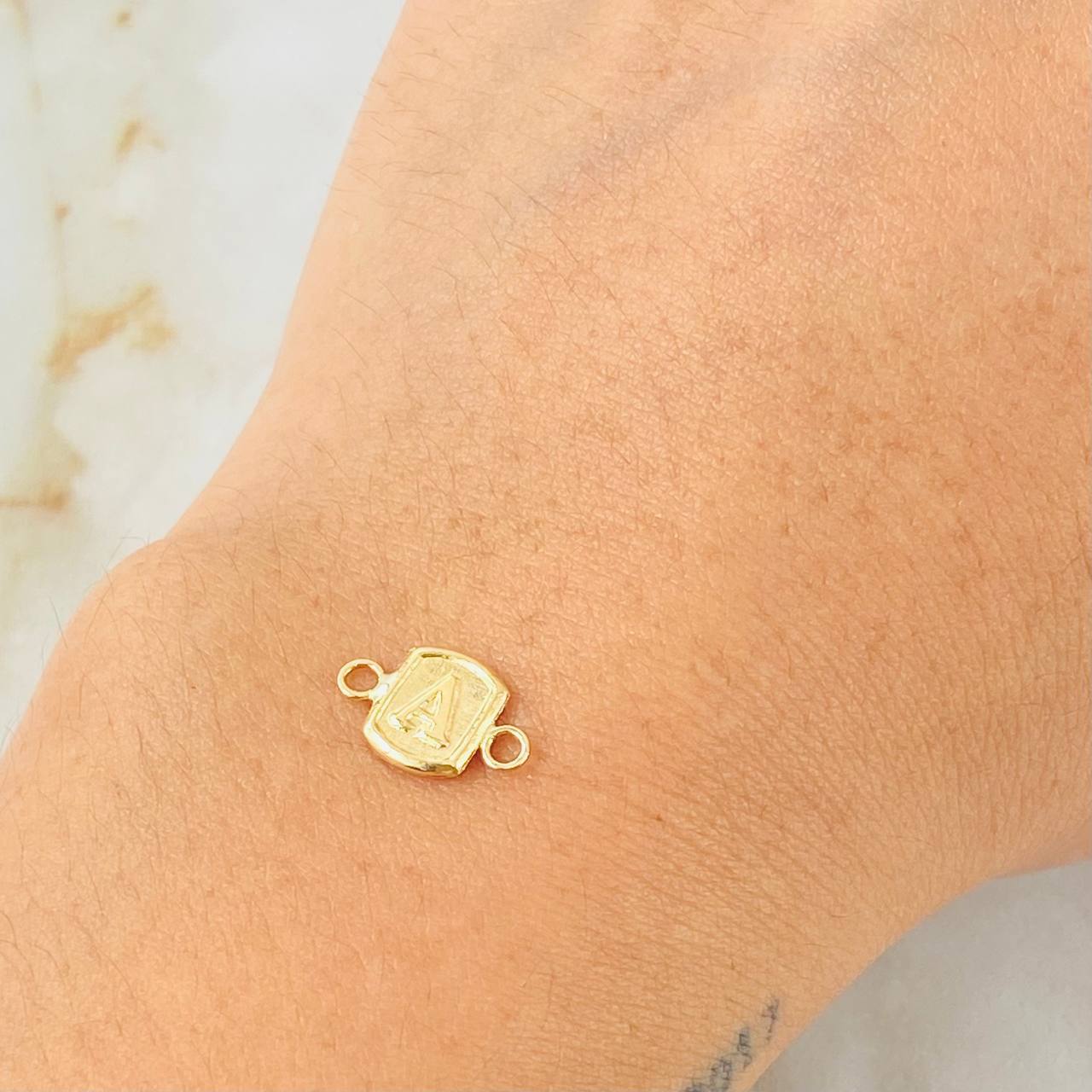 Herraje Letra A 0.3gr / 1.2cm / Oro Amarillo 18K *