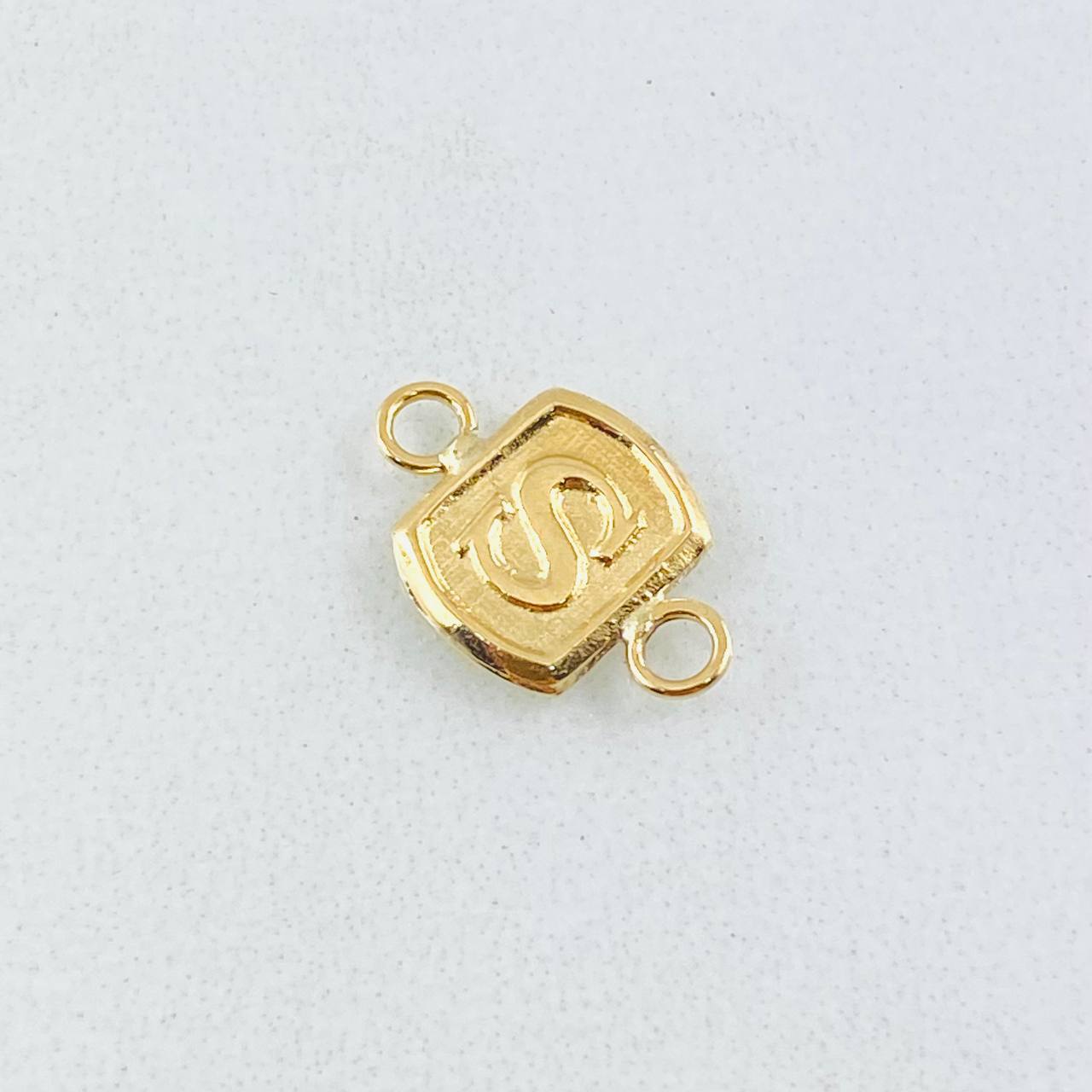 Herraje Letra S 0.3gr / 1.2cm / Oro Amarillo 18K