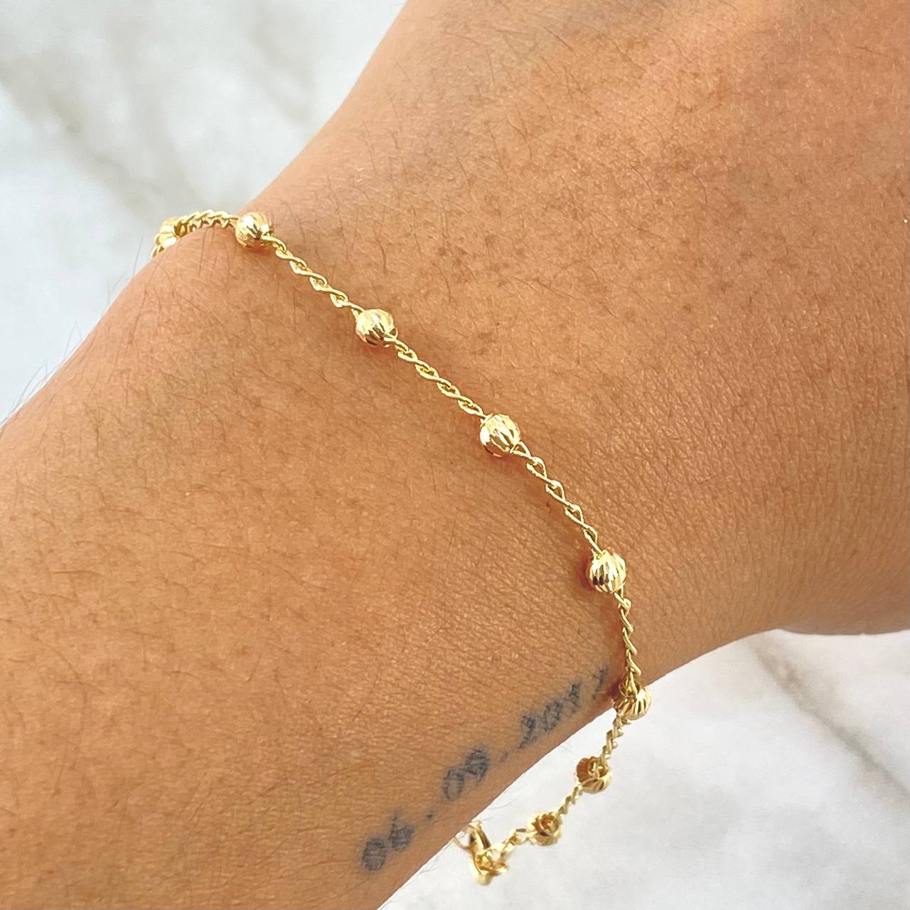 Pulso Espiga 1.9gr / 18cm / 3mm Bolas Diamantadas Oro Amarillo 18K ©
