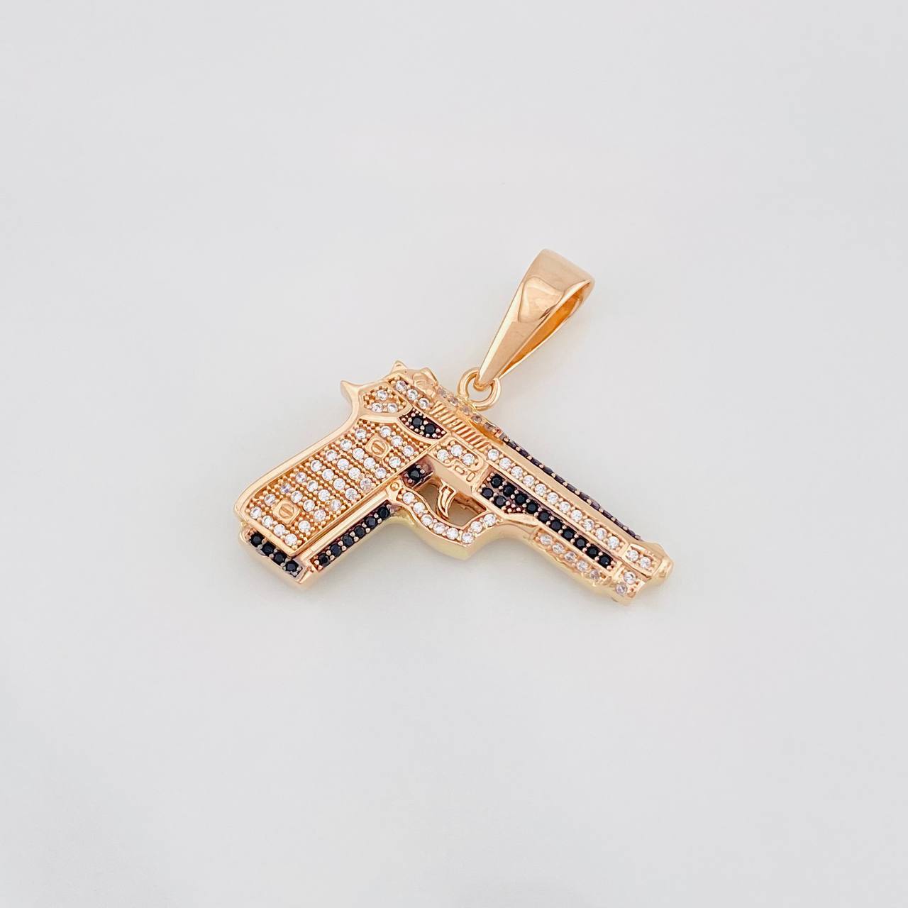Dije Pistola 11.15g / 3.6cm Dos Oros Negro Rosa 18K
