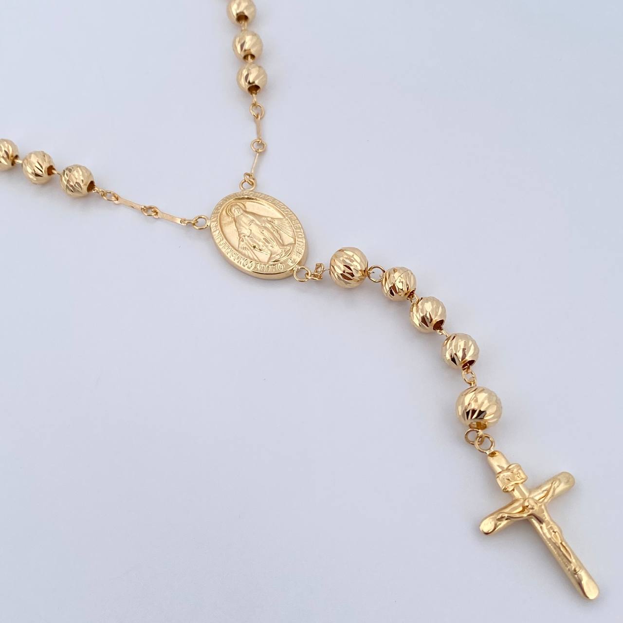 Rosario Virgen Milagrosa 20.45gr / 62cm / 6mm-7mm Bolas Diamantadas Oro Amarillo 18K $
