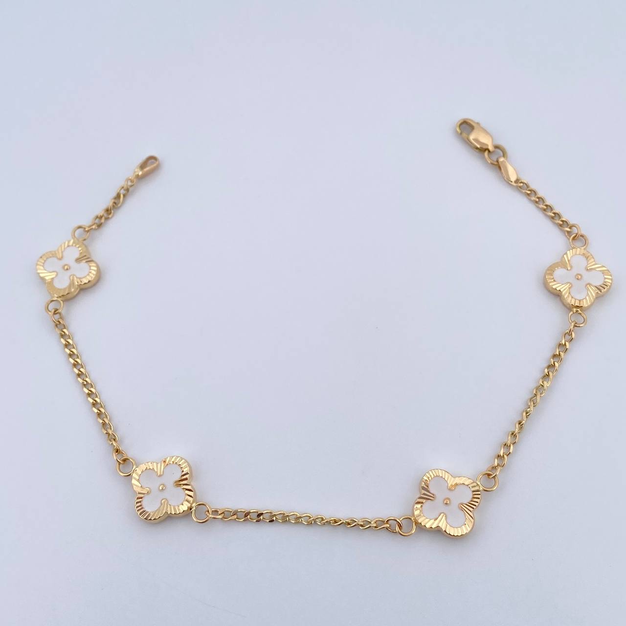 Pulso Trebol Cubano 3.9gr / 19cm / 1.6mm Diamantado Electroestatico Blanco Oro Amarillo 18K $