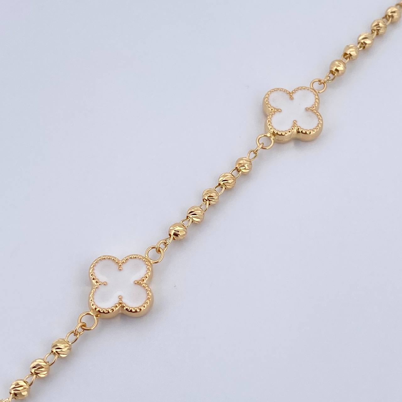 Pulso Trebol  Militar 5.7gr / 19cm / 2.8mm Bolas Diamantadas Electroestatico Blanco Oro Amarillo 18K $