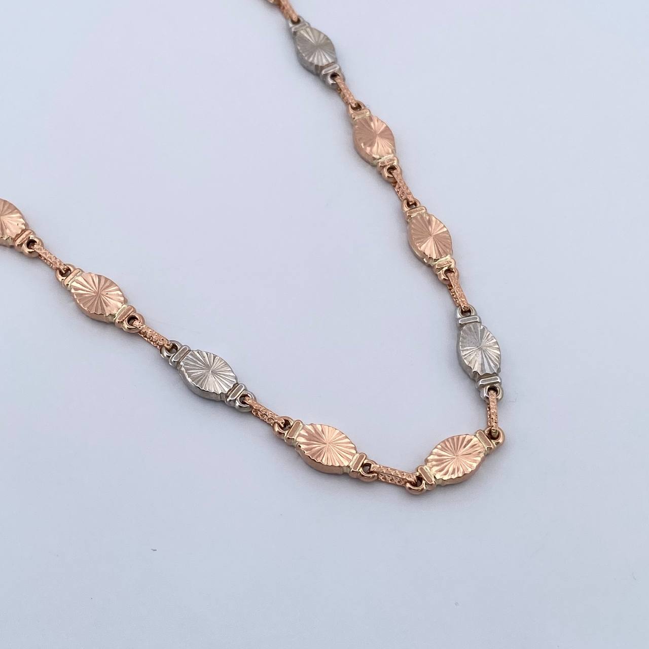 Cadena Rustica Eslabon 12.6gr / 60.9cm / 5.3mm Diamantada Dos Oros Blanco Rosa 18K &