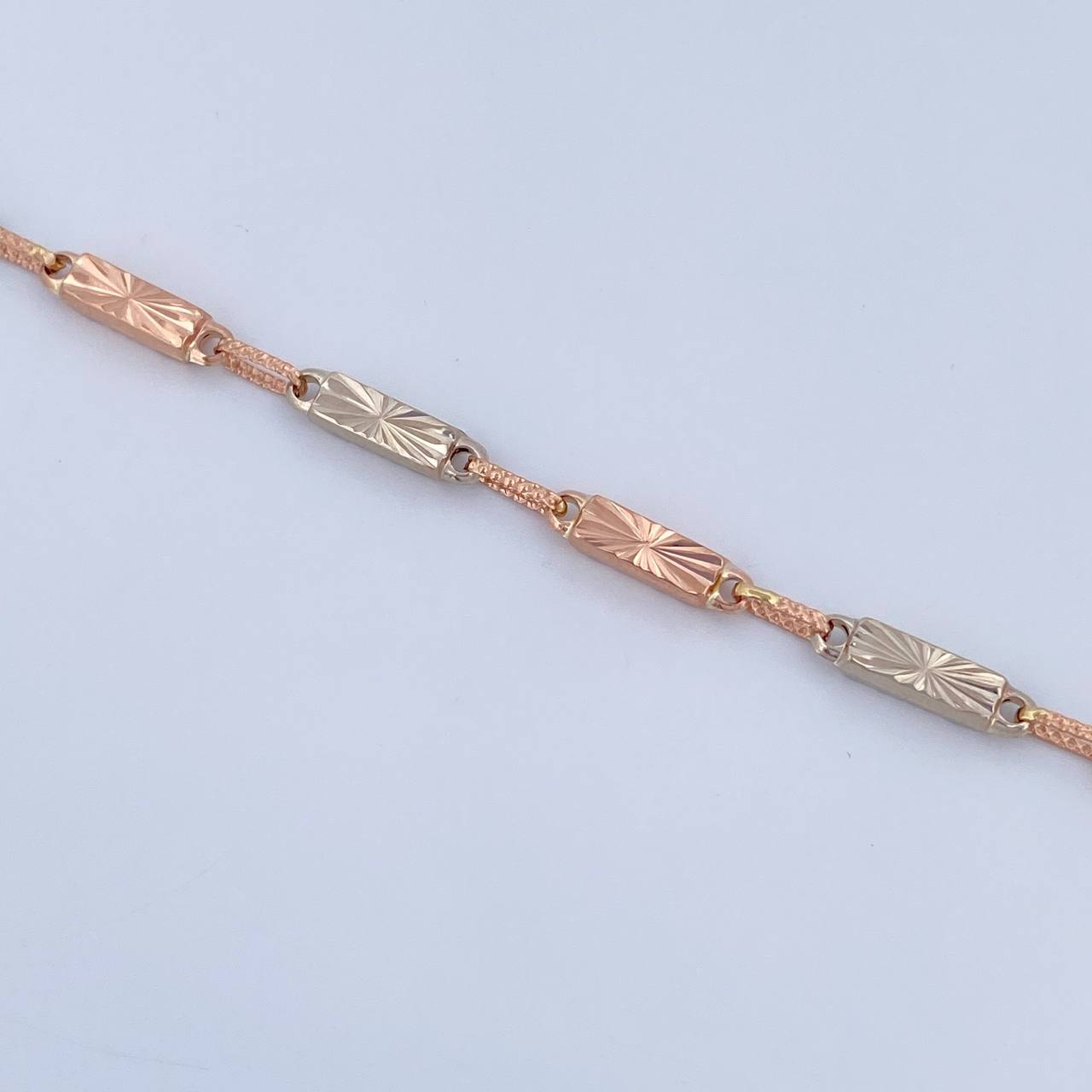 Pulso Rustico Rectangular Eslabon 4.4gr / 21.6cm / 3.6mm Diamantado Dos Oros Blanco Rosa 18K &