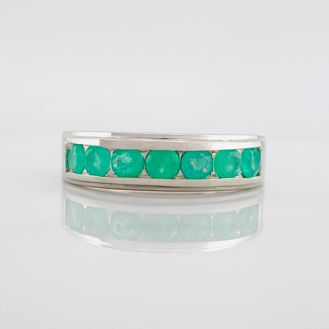 Anillo Carril Rectangular Esmeraldas 1.05pts 3.4g / T9 Plata 950