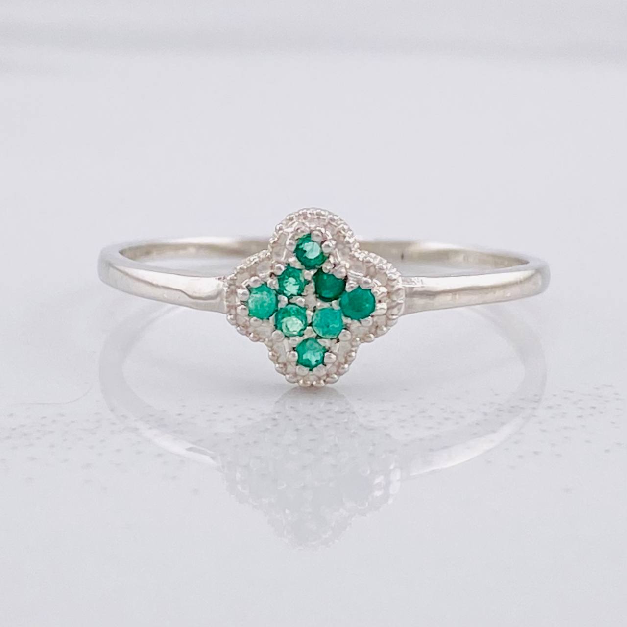 Anillo Flor Trebol Esmeraldas 13pts 1.2g / T9 1/2 Plata 925