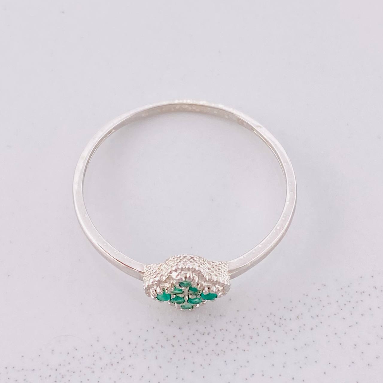 Anillo Flor Trebol Esmeraldas 13pts 1.2g / T9 1/2 Plata 925