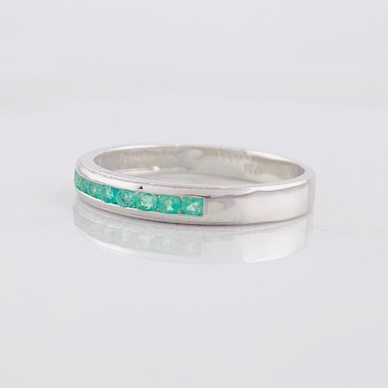 Anillo Carril Esmeraldas 30pts 2g / T10 1/2 Plata 950