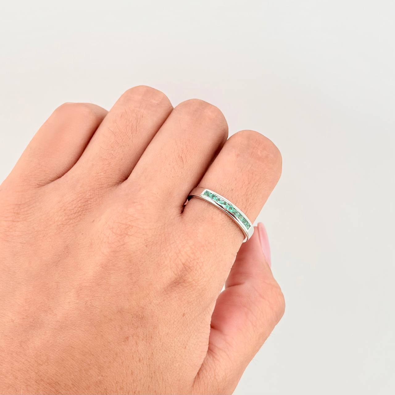 Anillo Carril Esmeraldas 30pts 2g / T10 1/2 Plata 950