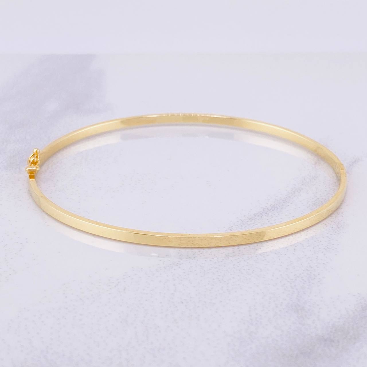 Pulso Aro Liso 2.4g / 17.2cm / 2mm Oro Amarillo 18K
