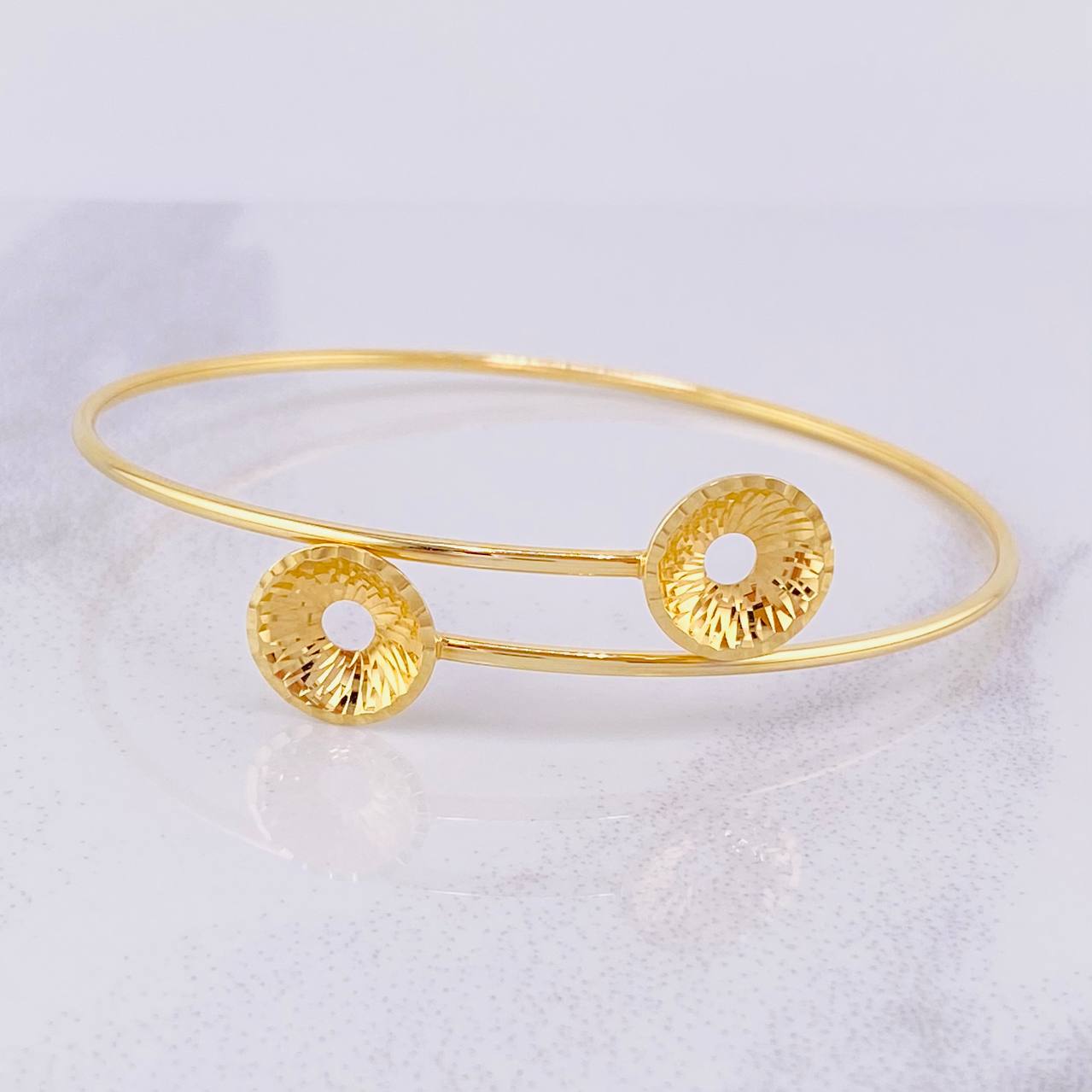 Pulso Aro Liso Conchas 3.85g / 18.8cm / 1.4mm Oro Amarillo 18K