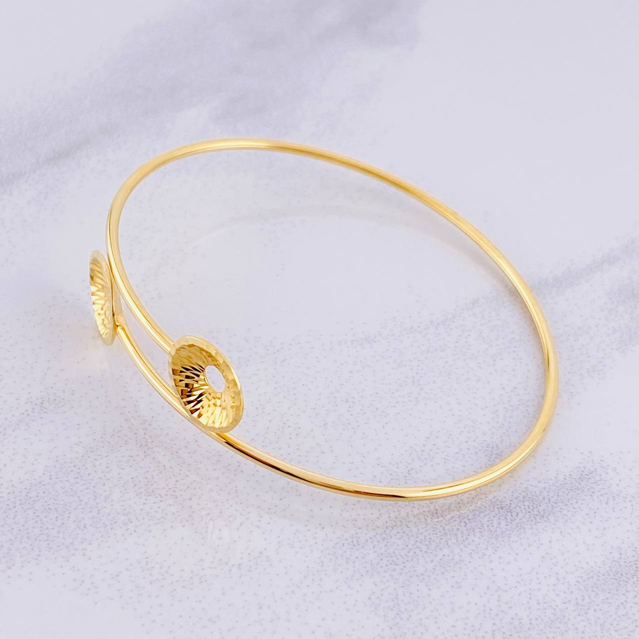 Pulso Aro Liso Conchas 3.85g / 18.8cm / 1.4mm Oro Amarillo 18K