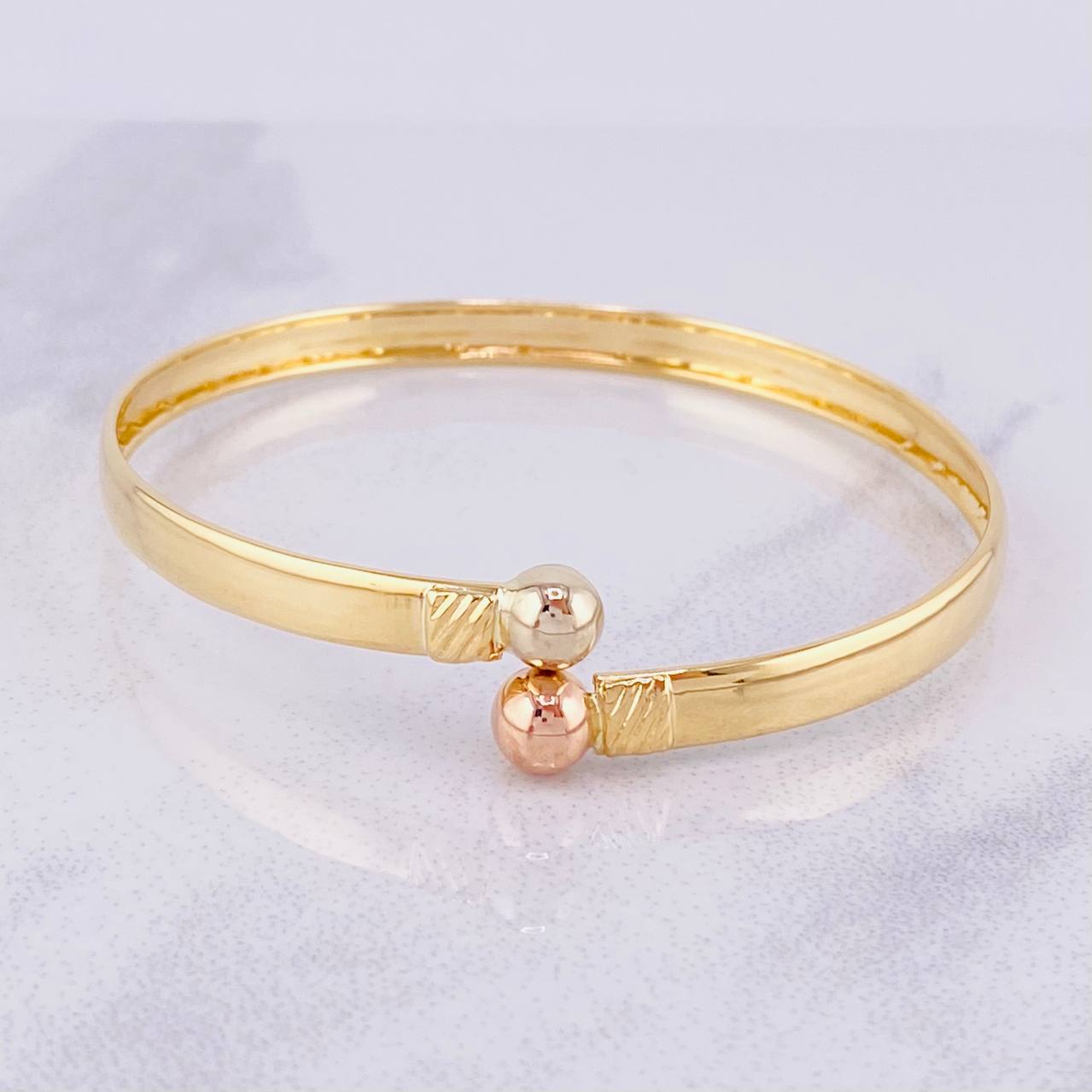 Pulso Aro Tu y Yo 5.7g / 18.8cm / 5mm Tres Oros 18K