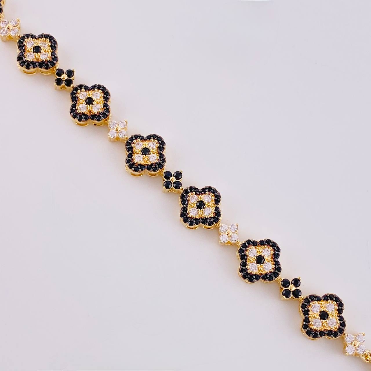 Pulso Tennis Trebol 14.5g / 17.6cm / 10mm Oro Amarillo 18K
