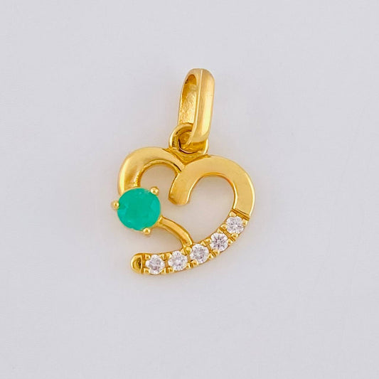Dije Corazón Silueta 1.55gr / 1.8cm / Esmeraldas 18pts Diamantes Blancos 7pts Oro Amarillo 18K (Joya)
