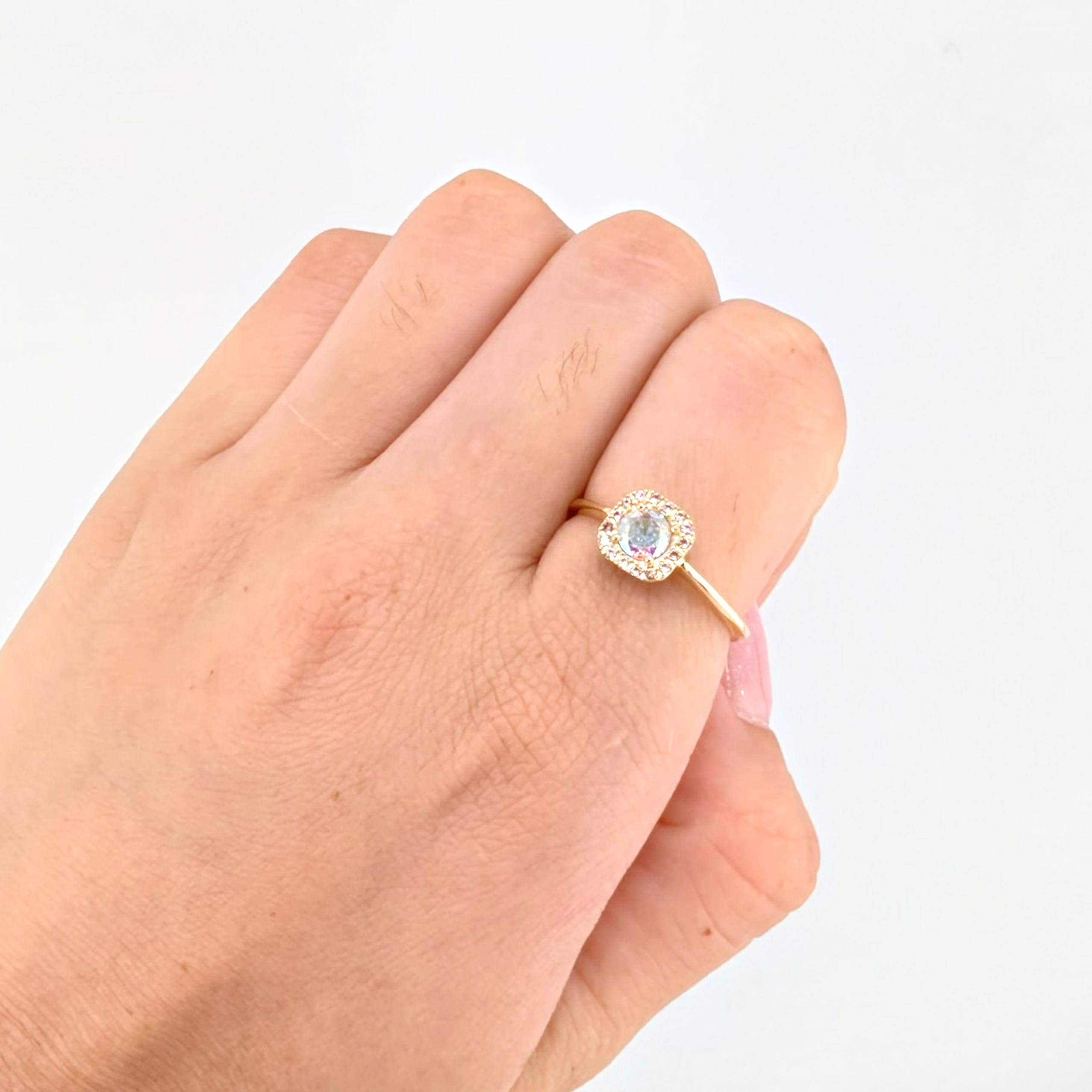 Anillo Halo Cuadrado 2.05gr / T7 3/4 / Oro Amarillo 18K