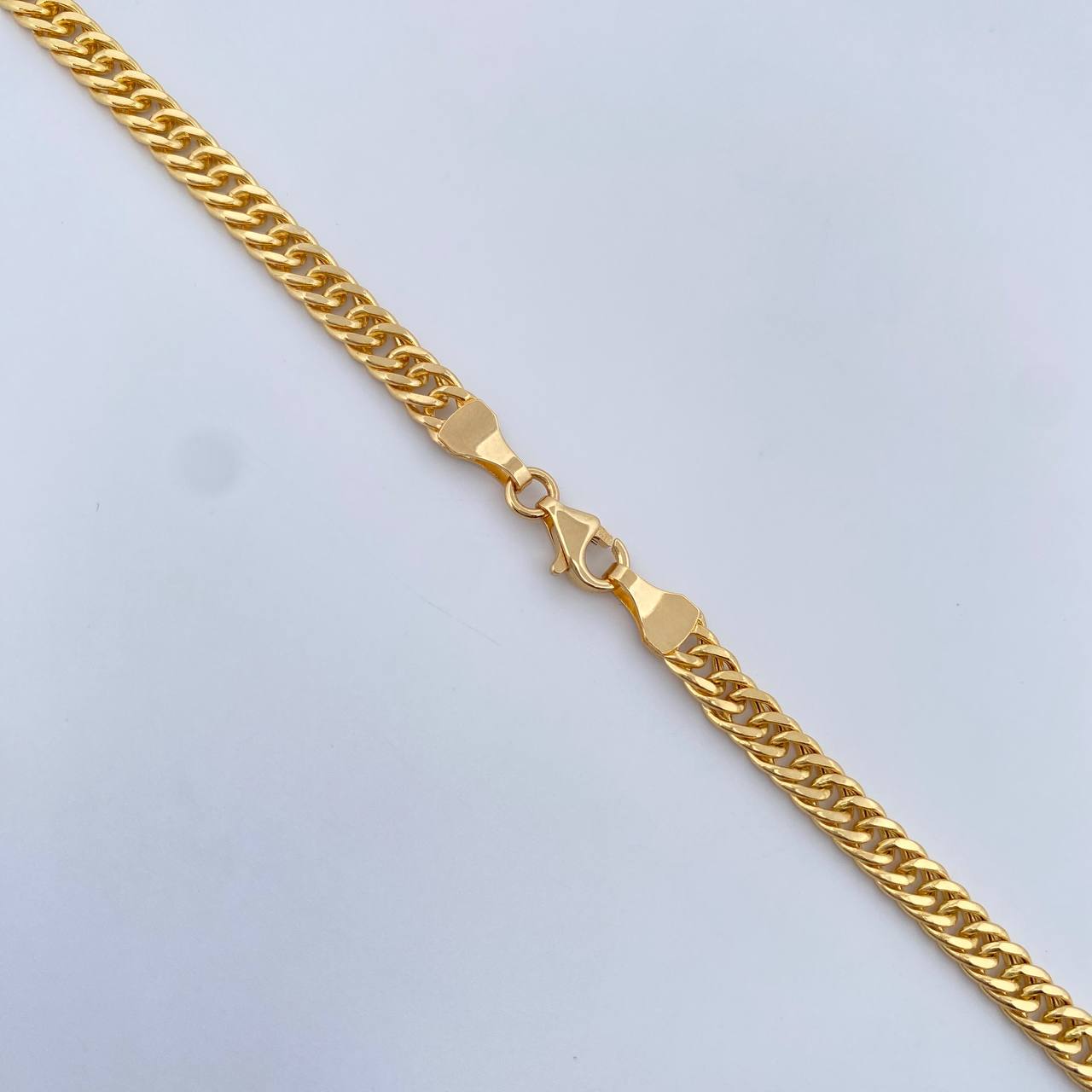 Cadena Cubana Reticulada 10.2gr / 59.9cm / 3.9mm Oro Amarillo +3 18K $